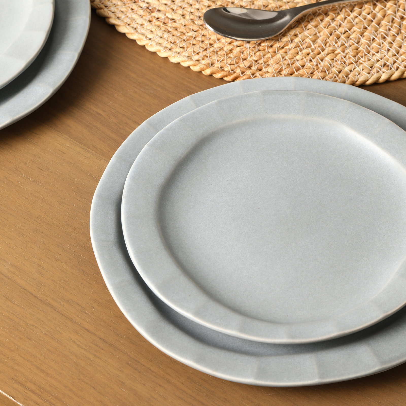 Oasis Stoneware Dinnerware Set, Blue
