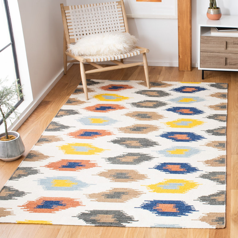Rodgers Hand Woven Flat Weave Wool/Cotton Ikat Rug in Ivory, Rectangle 4' x 6'
