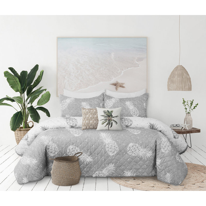 Gray Pineapple Print Microfiber Full Quilt Set