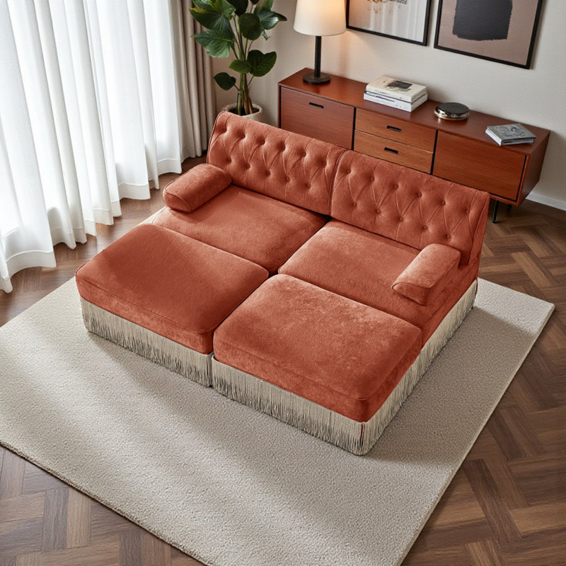 Causeuse modulaire en velours l 76,6 po Geneveve avec 2 repose-pieds, conception capitonnée, jupe à franges, Red