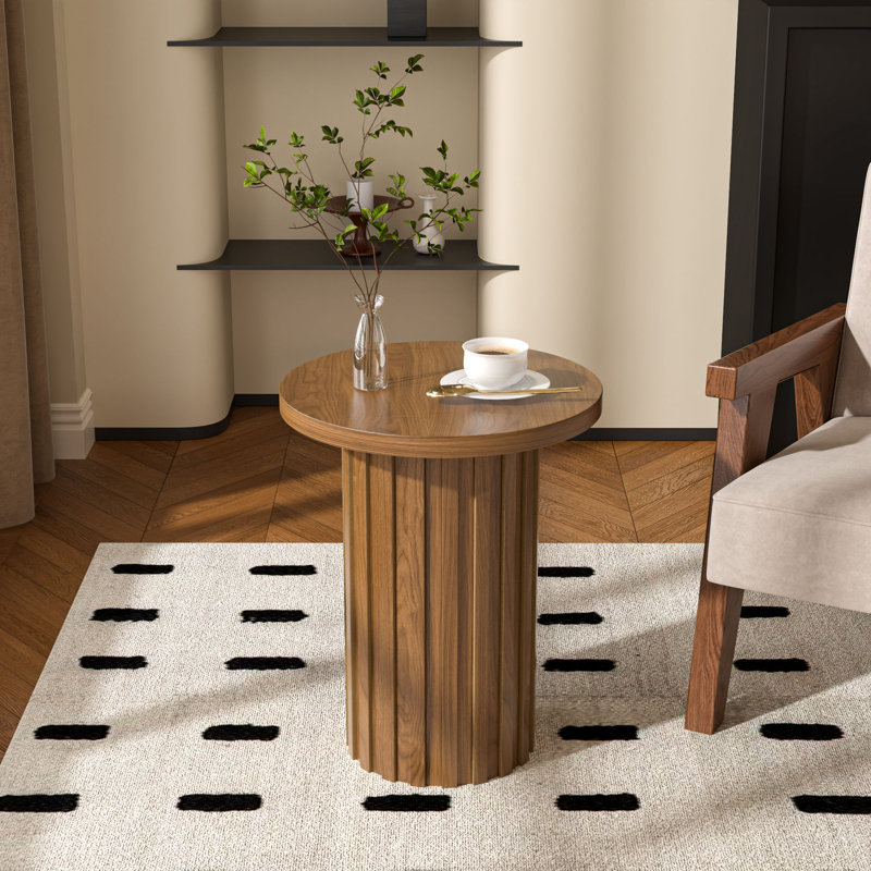Table de bout ronde avec piédestal cannelé, table d'appoint avec base à colonnes, Noyer