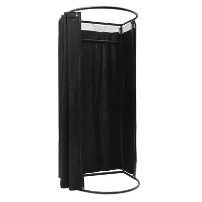 Cabine d'essayage avec rideau d'ombrage