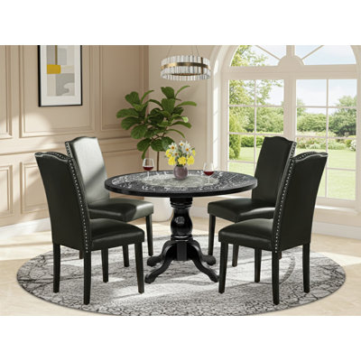 L'ensemble de salle à manger moderne 5 pièces comprend une table de cuisine à piédestal rond et 4 chaises Parsons à haut dossier avec similicuir noir, finition noire.