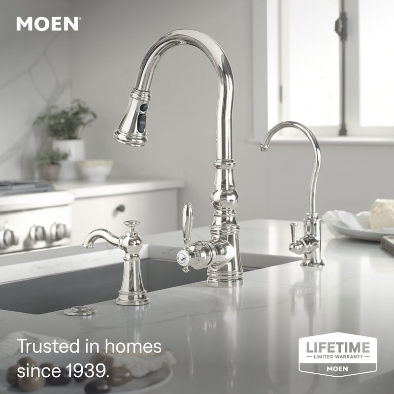 Robinet de cuisine à poignée simple rétractable avec puissance activée Weymouth de Moen, Chrome