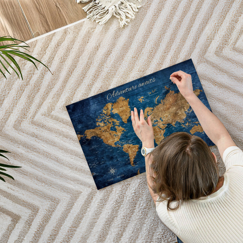 «Adventure Awaits VI Push Pin World Milstead», H 16 po x l 24 po
