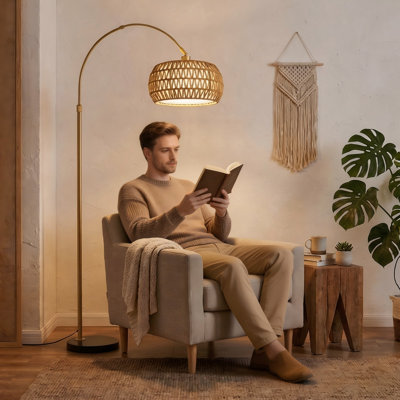 Lampe sur pied arquée pour salon, lampe sur pied noire avec télécommande et interrupteur au pied, ampoule DEL à intensité variable (3 températures de couleur), lampe de lecture haute style bohème en rotin, idéale au-dessus d'un canapé ou dans une chambre.