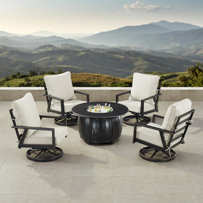 Ensemble de table de foyer en aluminium noir avec quatre fauteuils club