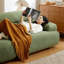 Coussin en velours vert-552442075-552442074