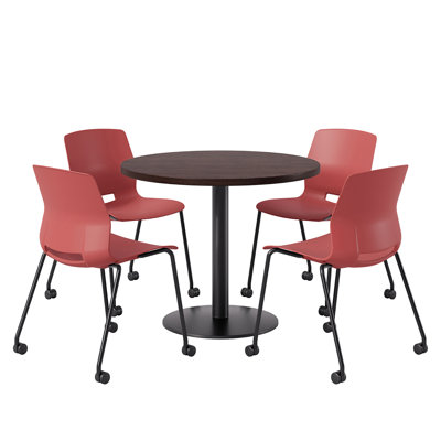 Ensemble repas pour quatre personnes