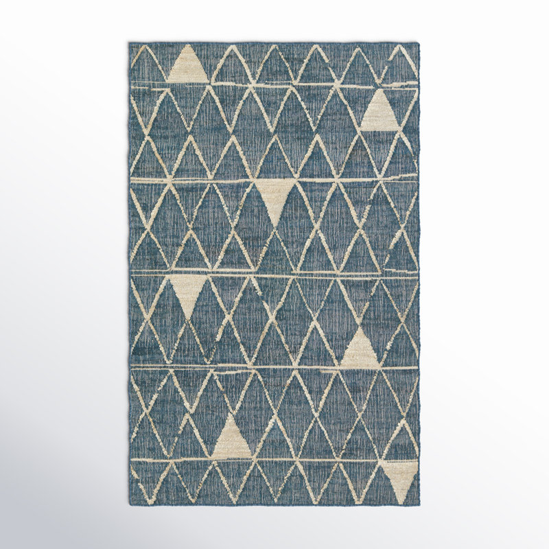 Area Rug in Navy/Beige, Rectangle 5' x 8'