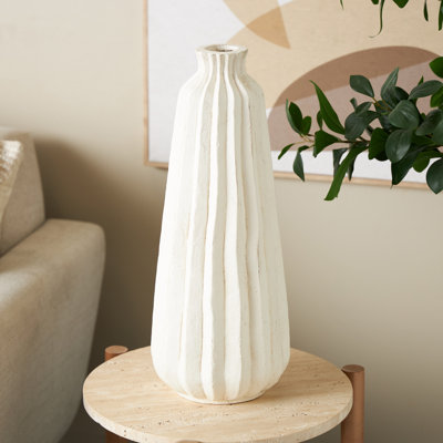 Magnesium Oxide Vase With Carved Grooves