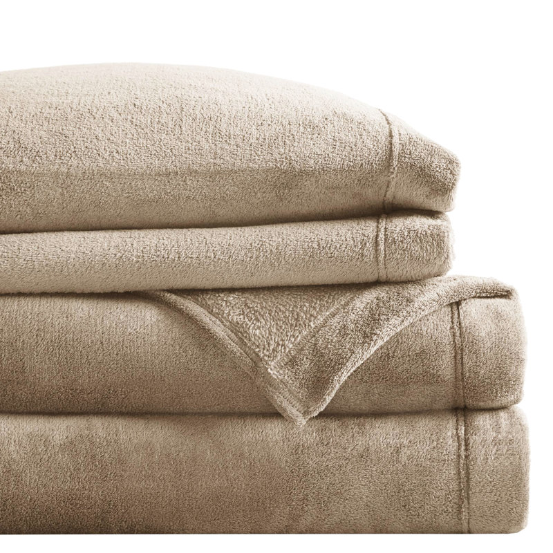 915080589-E60E Bedding
