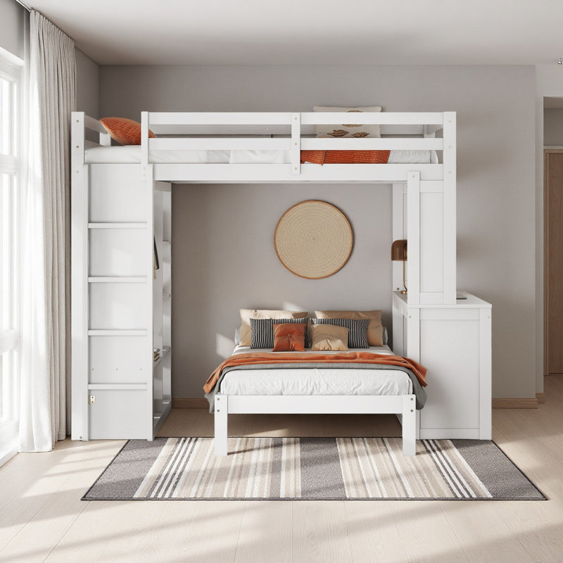 Structure de lits superposés en bois massif avec tablettes intégrées et garde-robe, pouvant être convertie en lit mezzanine