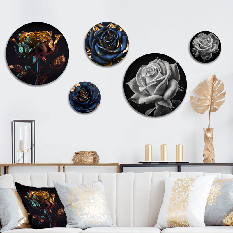Décoration murale en métal Glam Golden Rose on Black I - Floral Rose
