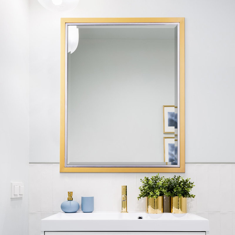 Miroir de salle de bain Wilguy, 24 po x 30 po, Laiton brossé / chrome