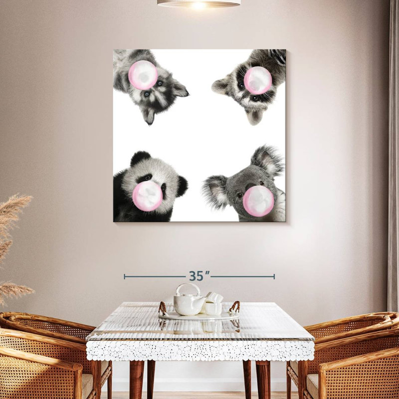Drôles d'animaux à fourrure sur toile, H 39 po x l 39 po x P 1,25 po