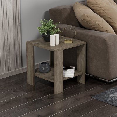 Élégante table d'appoint en noyer de 15,7 po x 15,7 po x 16,5 po | Panneau de particules 100% enduit de mélamine pour plus de durabilité | Design moderne parfait pour le salon et la chambre à coucher | Mobilier élégant, compact et fonctionnel