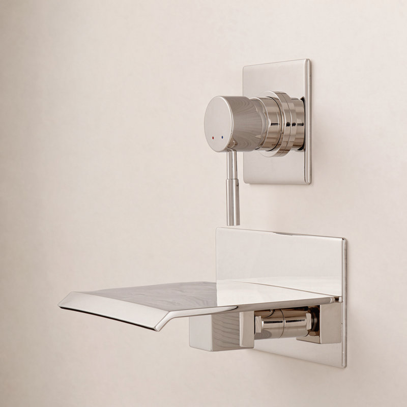 Robinet de baignoire murale à cascade Lavelle, Nickel poli