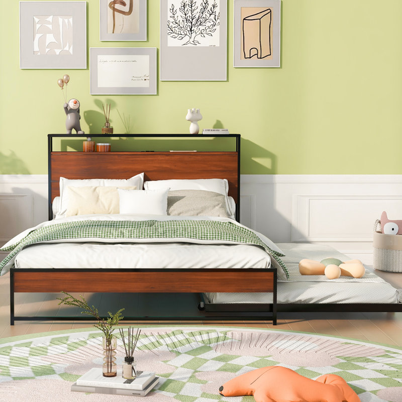 Structure de lit pleine grandeur en métal noir avec couchette, entrées et support à lattes. Aucun sommier tapissier requis pour la décoration intérieure de chambre à coucher moderne