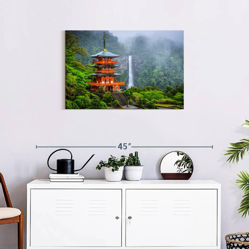 Sanctuaire Adella Nachi Taisha, H 20 po x l 30 po