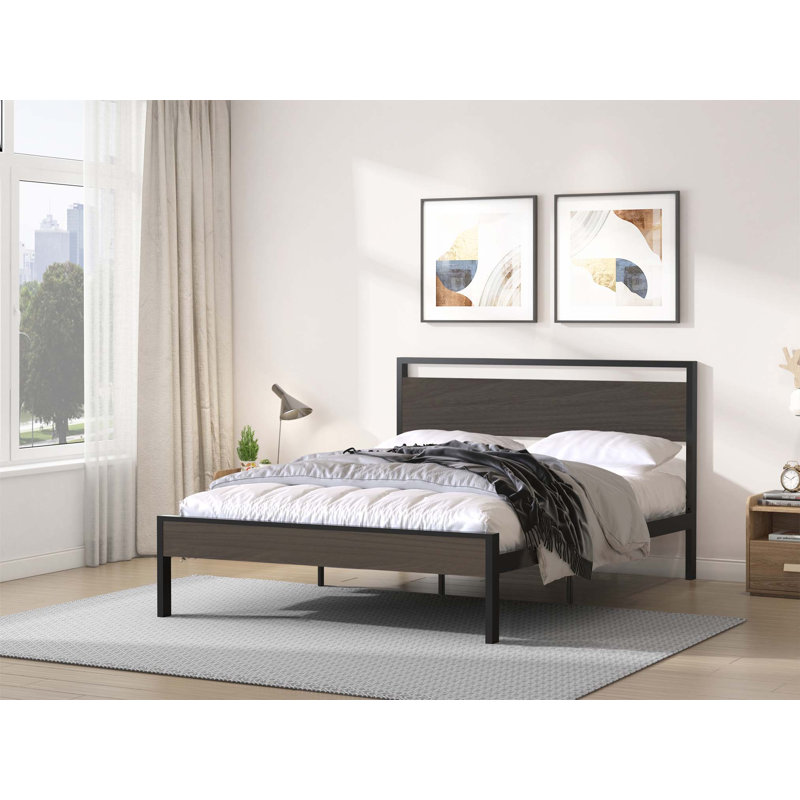 Lit Ceres en métal avec tête et pied de lit en bois de noyer, design industriel élégant, durable et silencieux