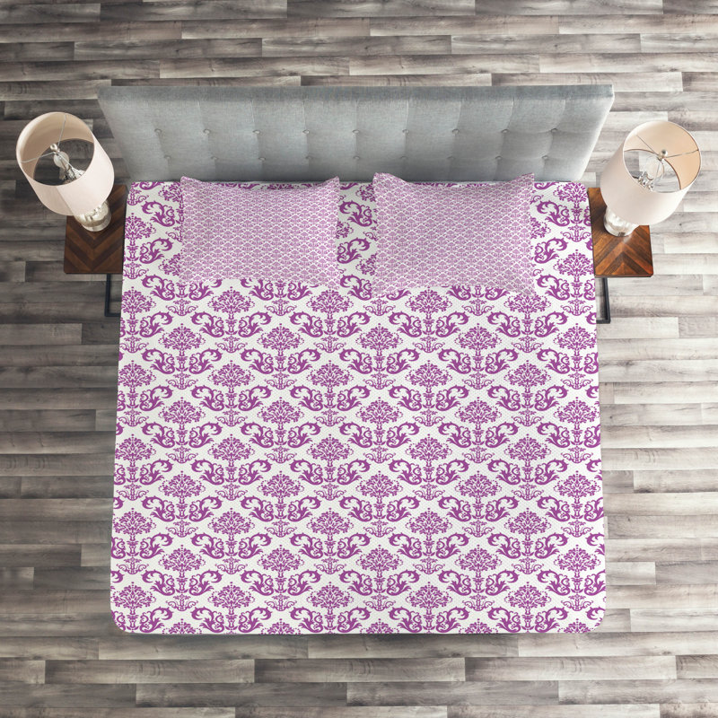 Motifs Damask Coverlet