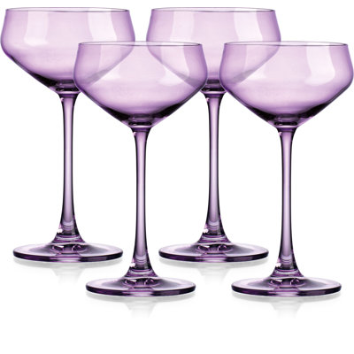 Ensemble de quatre verres coupés translucides