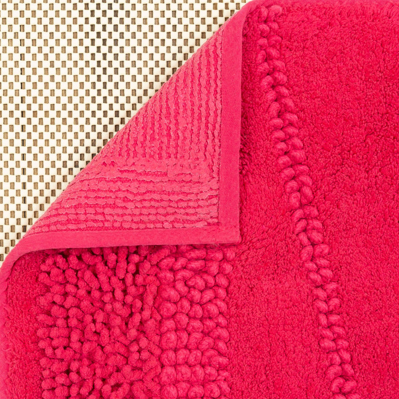 Tapis de bain lavable à la machine antidérapant Laverne, L 24 po x L 60 po, Fiesta fuschia