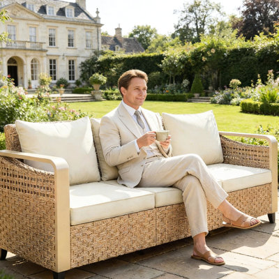 Terrasse extérieure avec coussins élégants brun et beige, assise de 180 cm de large, structure en métal thermolaqué de 8 cm d'épaisseur, assemblage requis. Siège de piscine de 7 cm de profondeur, capacité de charge de 360 ​​kg (trois personnes).