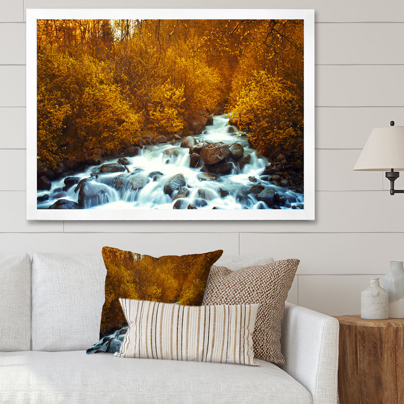 «Beautiful Autumn Forest Waterfall» - Décoration murale traditionnelle sur toile, H 16 po x l 32 po x P 1,5 po
