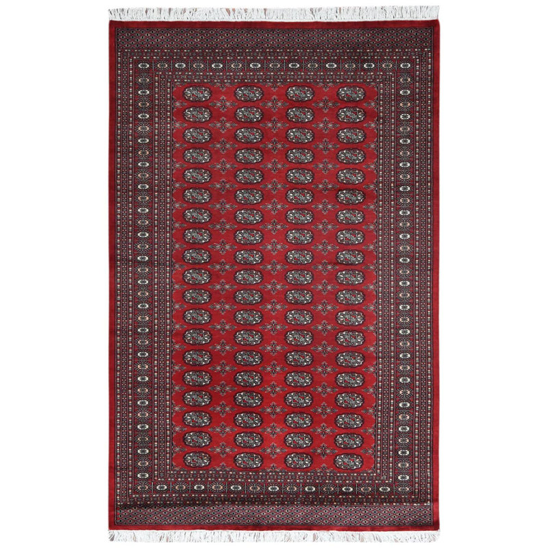 Tapis oriental en laine soyeuse noué à la main rouge profond et saturé 5 pi 1 po x 7 pi 9 po Mori Super Bokara 250 KPSI 8EFCB97E7774485CB230FE9CF498982A