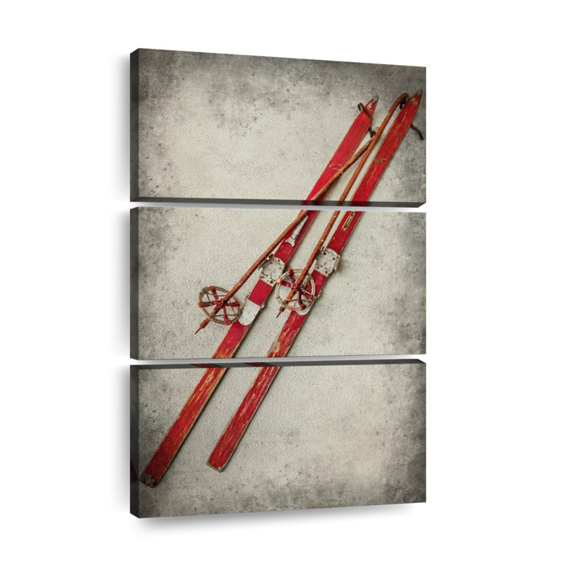 «Vintage Red Ski», reproduction sur toile, H 48 po x l 74 po x P 1,25 po
