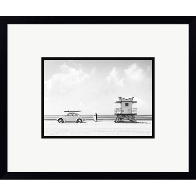 «Waiting For The Waves», Miami Beach (BW) par Gasoline Images, art mural encadré