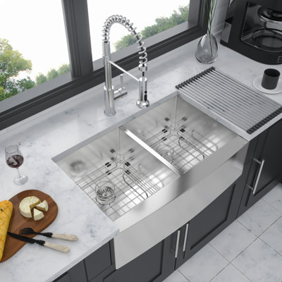 Double Bowl Farmhouse Sink- 33"X20" Stainless Steel Farm Sink Undermount Apron Front Double Bowl Kitchen Sink 18 Gauge With 2 9" Deep Basin