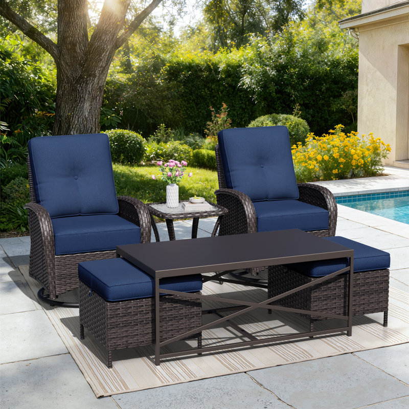 Ensemble de patio d'extérieur en osier pour 2 personnes avec chaises, repose-pieds, table d'appoint et coussins bleus, Bleu