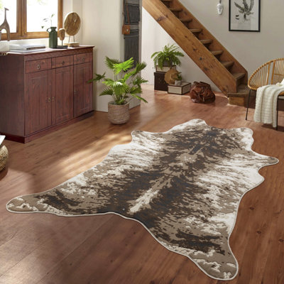 5 pi X 7 pi., Brun et, de forme irrégulière, tapis en peau de vache, effet 3D, fabriqué à la machine, pavillon, style sauvage, sécuritaire pour animaux de compagnie, teinté, 0,43 pi Tapis fabriqué à la machine pour les endroits très passants