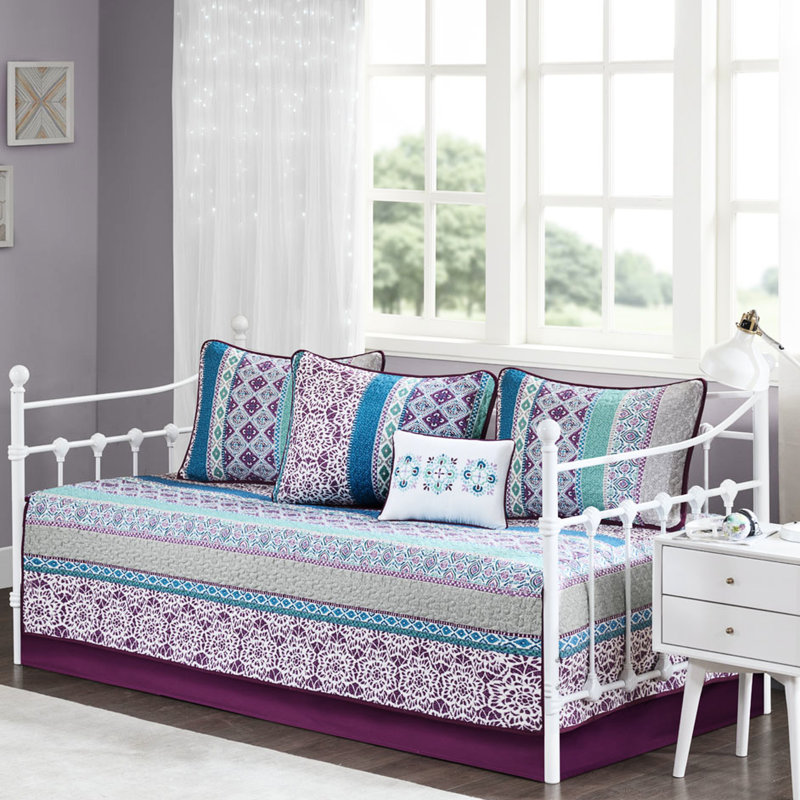Lit de jour simple 6 pièces au design, tissu en microfibre, housse réversible, taies décoratives, coussin décoratif et taille Merry, microfibre douce, pièces dont 3 réversibles, prélavé exquis