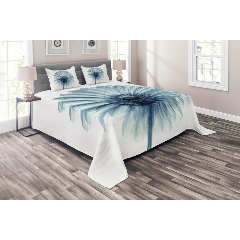 Flower Farmhouse / Country Polyester Coverlet, King Bedspread + 2 Shams