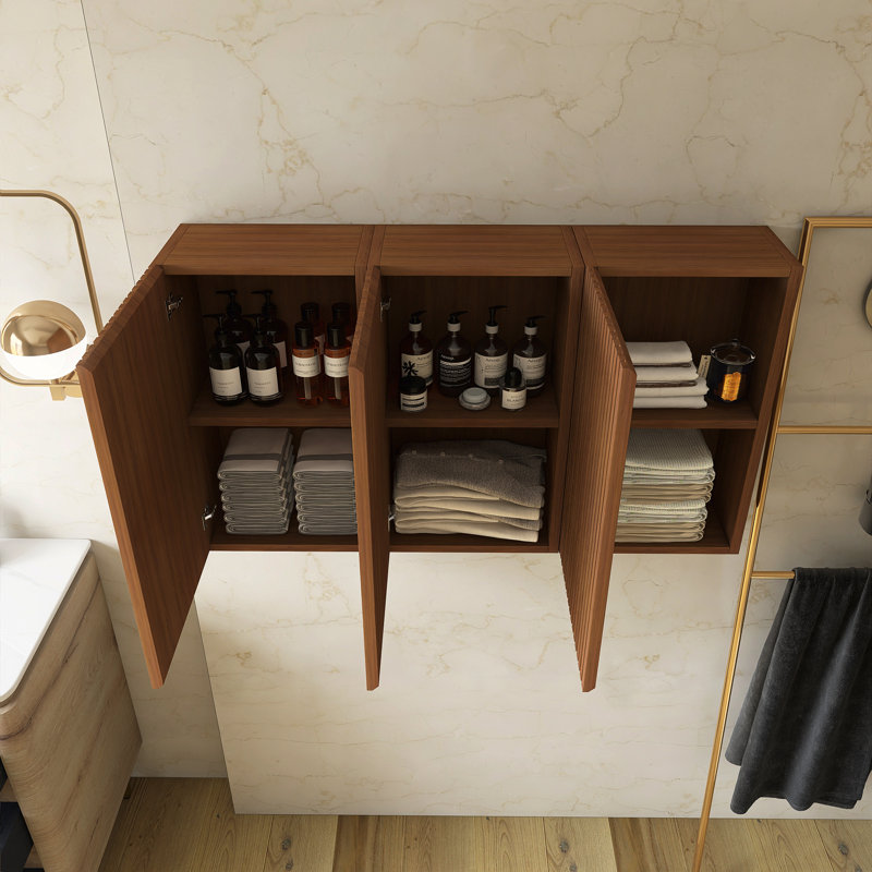 Armoire de salle de bain murale à rayures, avec portes, tablette et compartiment de rangement ouvert, couleur chêne brun