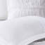 Courtepointe très grand / très grand - réversible blanc, microfibre avec coussin décoratif à volants avec volants réversibles pour jet prélavé