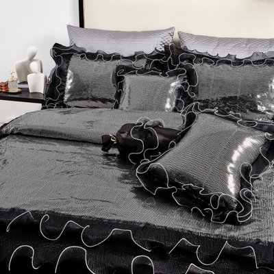 Luxurious Modern & Contemporary Comforter