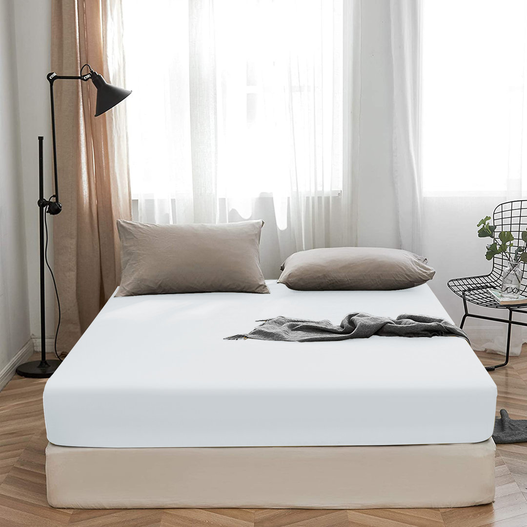 Super Soft 200 Thread Count Microfiber Brushed Fitted Bed Sheet