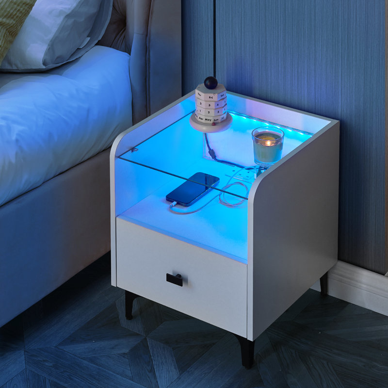 Luzius 40cm W Iron Bedside Table
