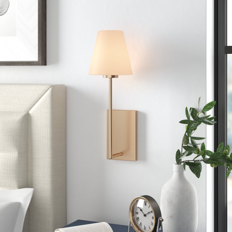 Frith Armed Sconce, Gold