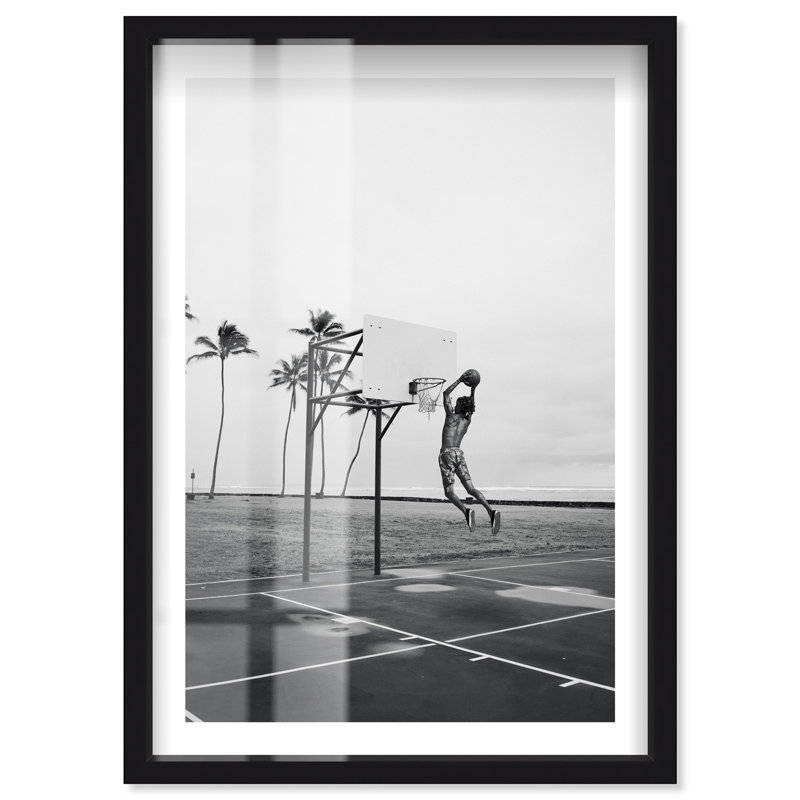 Basketball Beach Shadowbox Print Sports, impressions encadrées par Notoriart, H 31 po x l 21 po, Noir