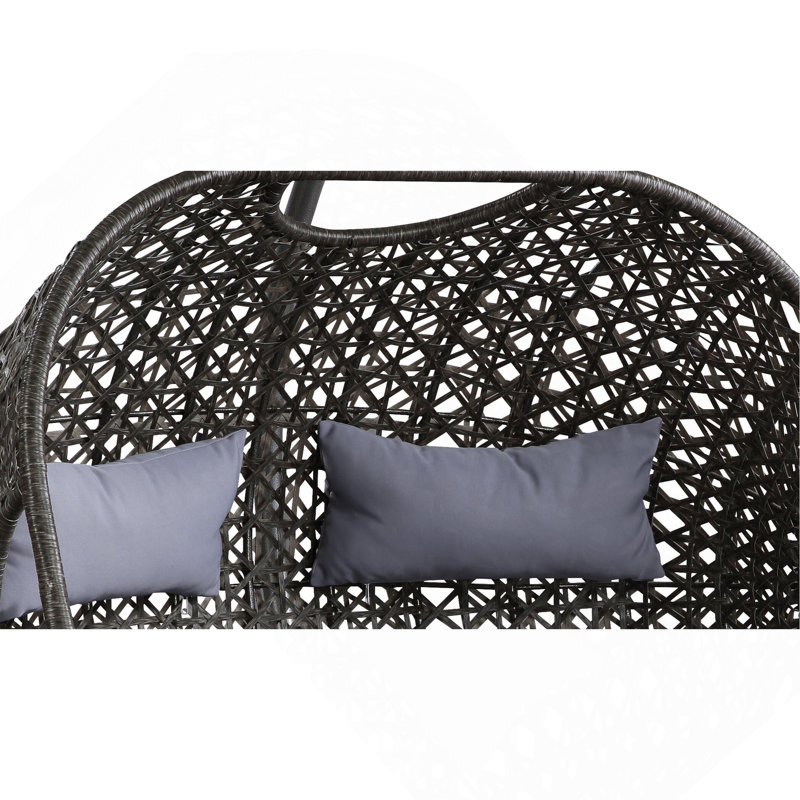 Chaise suspendue en tissu et osier