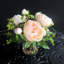 Arrangement de fausses pivoines dans un vase-1872992220