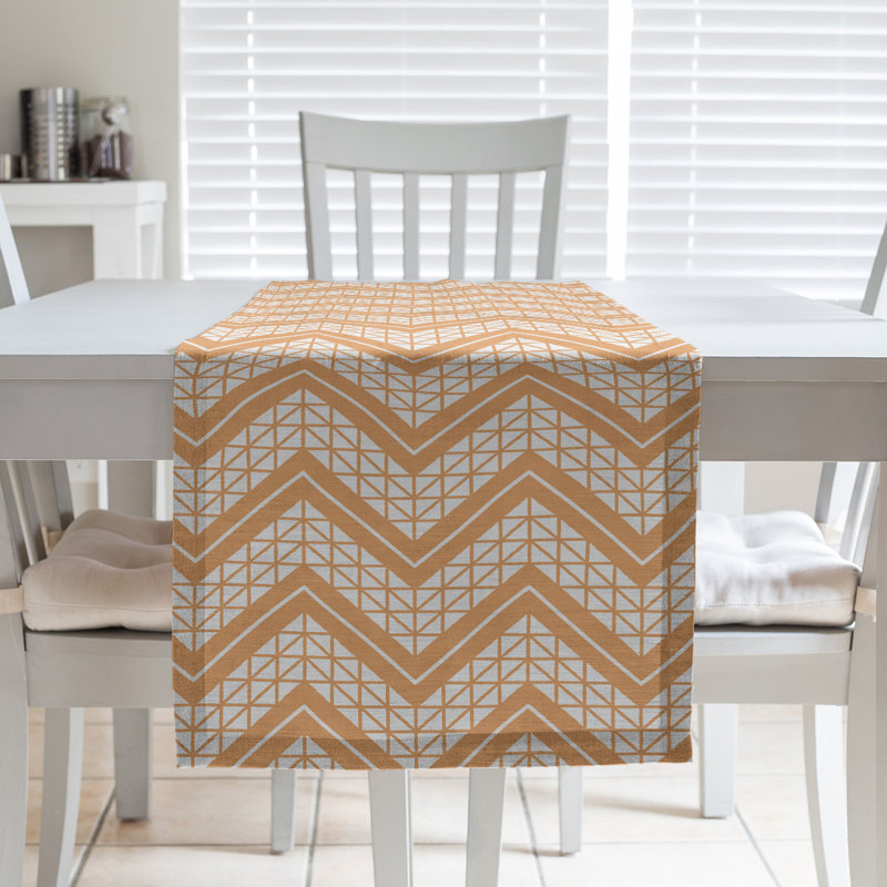 Chemin de table à chevrons à la main classic Stephenie, Orange clair, 16 po x 90 po