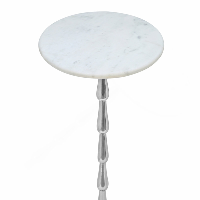 Table d'appoint argentée avec plateau en marbre blanc, table de bout décorative moderne, base en aluminium, table d'appoint pour salon 10 x 10 x 26 po