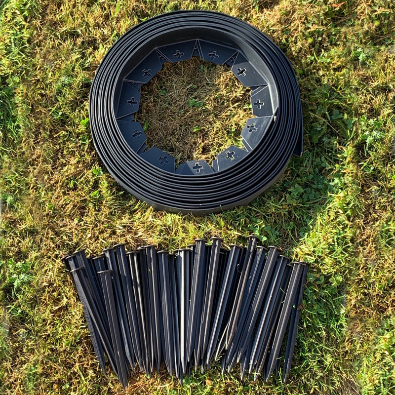 Plastic Lawn Edging, 4cm H x 2000cm W x 4cm D